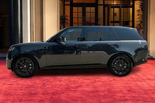 2025 Land Rover Range Rover P530 SE 7 Seat
