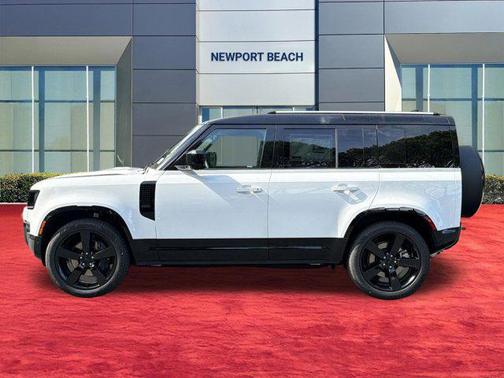 1aa/White 2026 Land Rover Defender P400 X-Dynamic SE