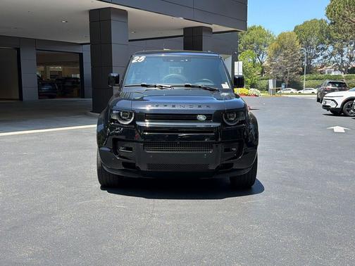 Santorini Black Metallic 2025 Land Rover Defender 130 P400 X-Dynamic SE