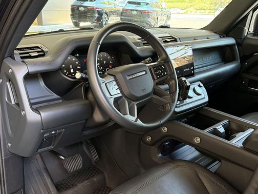 Santorini Black Metallic 2025 Land Rover Defender 130 P400 X-Dynamic SE