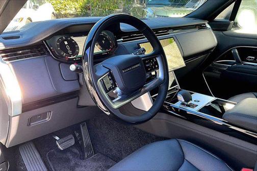 1ag/Black 2026 Land Rover Range Rover P400 SE 7 Seat