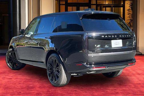2026 Land Rover Range Rover P400 SE 7 Seat