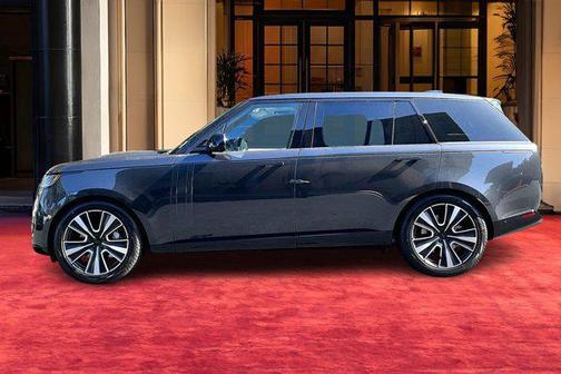 2026 Land Rover Range Rover P530 SE 7 Seat