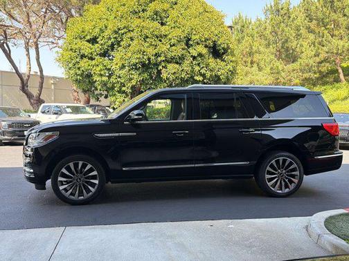 Infinite Black 2020 Lincoln Navigator Reserve