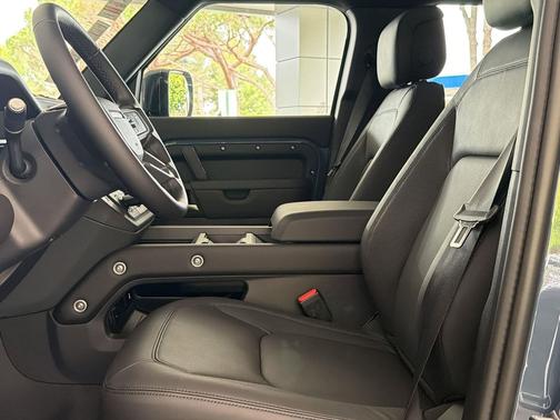 Tasman Blue Metallic 2026 Land Rover Defender P400 X-Dynamic SE