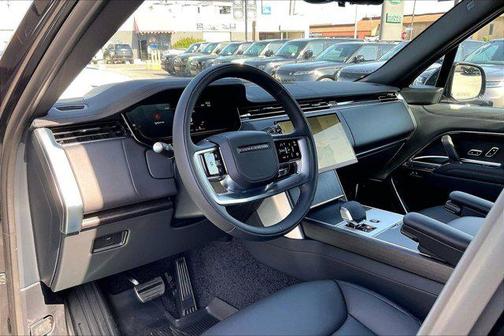 Santorini Black 2026 Land Rover Range Rover P400 SE 7 Seat
