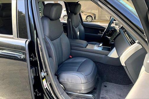 2026 Land Rover Range Rover P530 SE