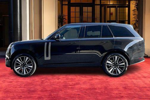 2026 Land Rover Range Rover P530 SE