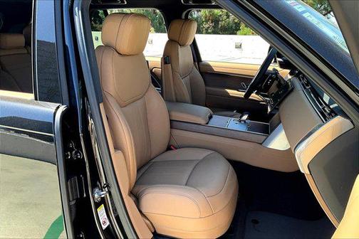 2025 Land Rover Range Rover P400 SE