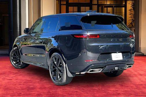 2026 Land Rover Range Rover Sport SE