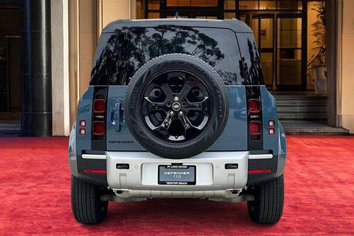 2025 Land Rover Defender 110 P300