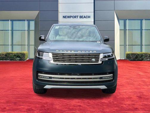 British Racing Green SV Bespoke Ultra Met Satin 2026 Land Rover Range Rover P530 SE