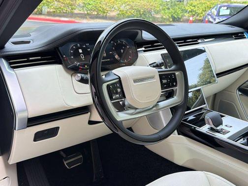 British Racing Green SV Bespoke Ultra Met Satin 2026 Land Rover Range Rover P530 SE