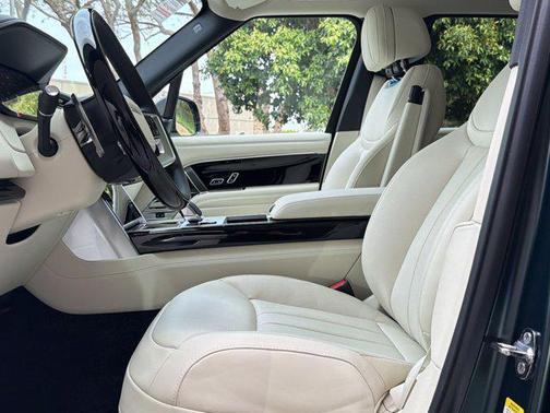 British Racing Green SV Bespoke Ultra Met Satin 2026 Land Rover Range Rover P530 SE