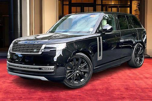 2026 Land Rover Range Rover P550e SE