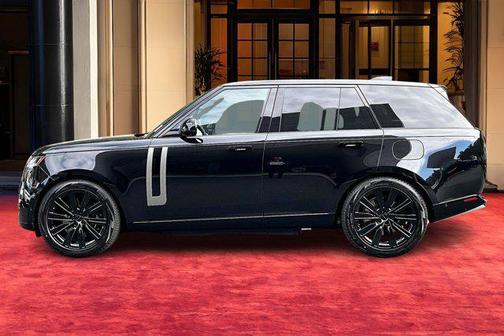 2026 Land Rover Range Rover P550e SE