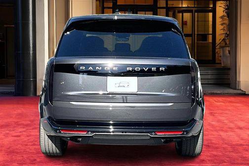 2026 Land Rover Range Rover P400 SE 7 Seat