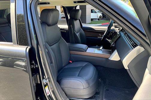 2026 Land Rover Range Rover P400 SE 7 Seat