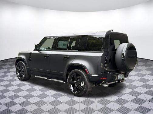 Santorini Black 2026 Land Rover Defender P500 X-Dynamic SE