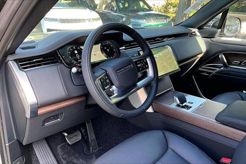 2026 Land Rover Range Rover P400 SE