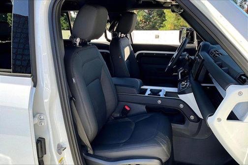 2025 Land Rover Defender 110 P400 X-Dynamic SE