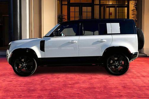 2025 Land Rover Defender 110 P400 X-Dynamic SE