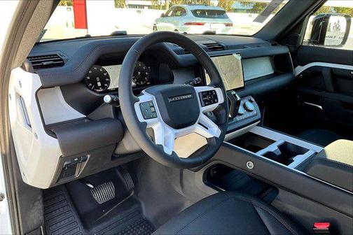 2025 Land Rover Defender 110 P400 X-Dynamic SE