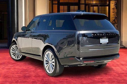 2025 Land Rover Range Rover P400 SE