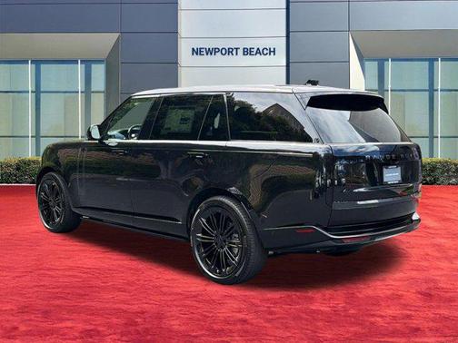 1ag/Black 2026 Land Rover Range Rover P400 SE 7 Seat