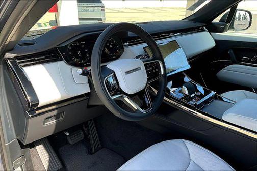 2025 Land Rover Range Rover Sport SE