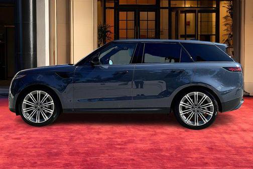 2025 Land Rover Range Rover Sport SE
