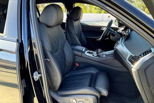 2023 BMW X6 xDrive40i