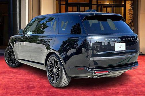 2025 Land Rover Range Rover P530 SE 7 Seat