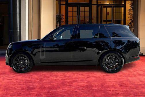 2025 Land Rover Range Rover P530 SE 7 Seat