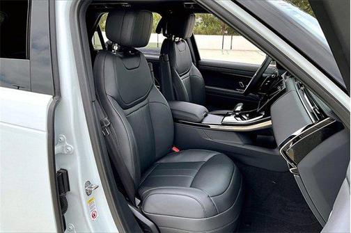 2025 Land Rover Range Rover Sport SE