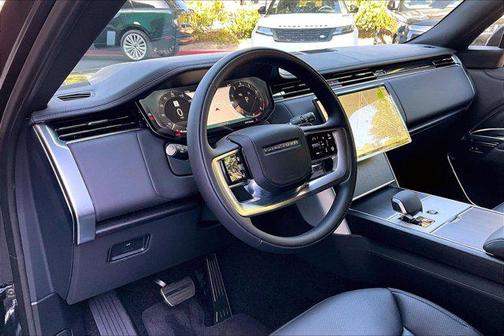 2026 Land Rover Range Rover P530 SE 7 Seat