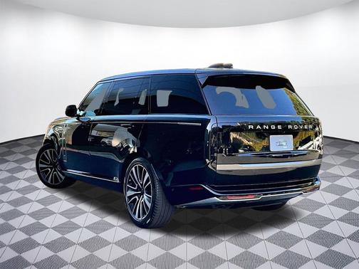 1ag/Black 2026 Land Rover Range Rover P530 SE 7 Seat