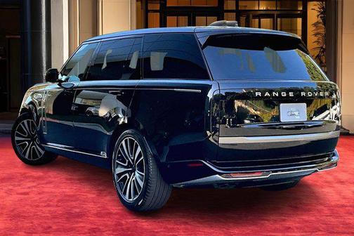 2026 Land Rover Range Rover P530 SE 7 Seat