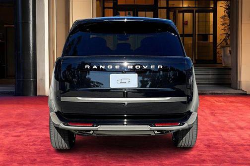 2025 Land Rover Range Rover P530 SE 7 Seat