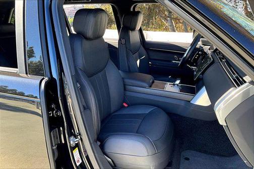 2025 Land Rover Range Rover P530 SE 7 Seat