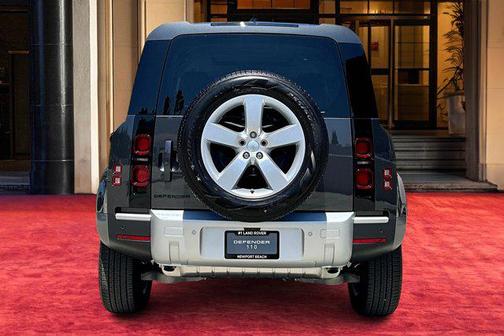 2025 Land Rover Defender 110 P400 S
