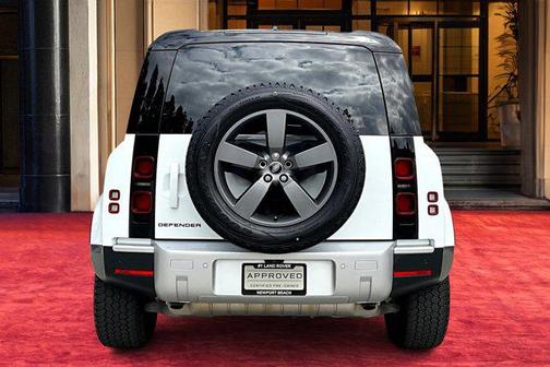 2025 Land Rover Defender 110 P400 S