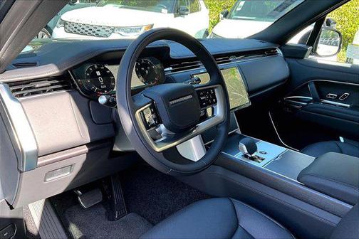 2026 Land Rover Range Rover P530 SE