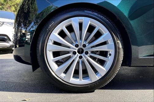 British Racing Green SV Bespoke Ultra Met Gloss 2026 Land Rover Range Rover P530 SE