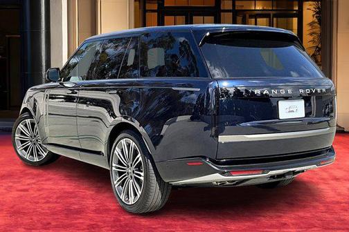 2025 Land Rover Range Rover P530 SE