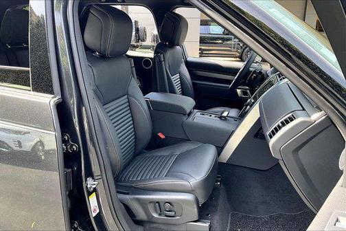 2026 Land Rover Discovery Dynamic SE