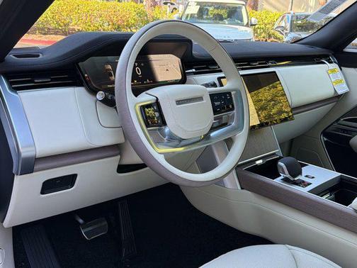 Ostuni Pearl White Premium Metallic 2026 Land Rover Range Rover P530 SE 7 Seat