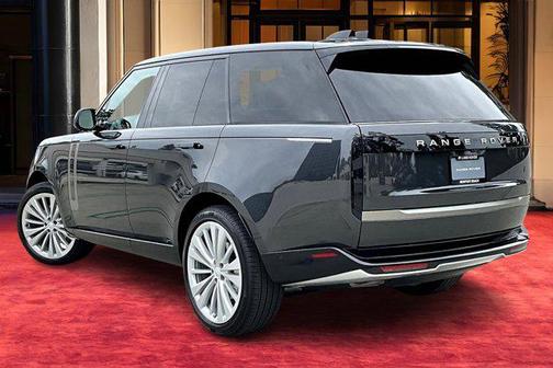 2025 Land Rover Range Rover P400 SE