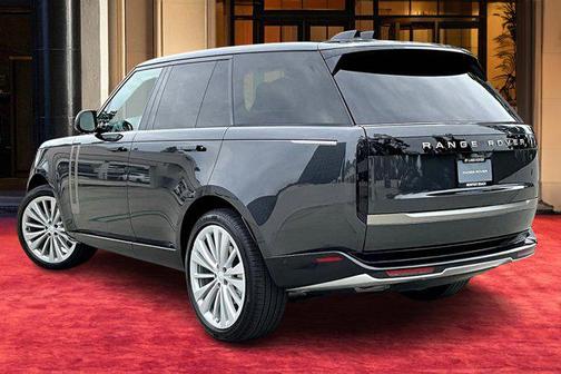 2025 Land Rover Range Rover P400 SE