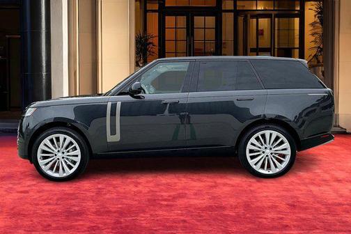 2025 Land Rover Range Rover P400 SE